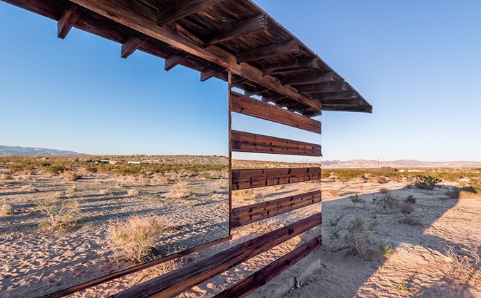 Дом-инсталляция в пустыне Филиппа Смита