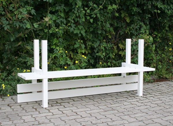 Социальный проект «Измененные общественные скамейки» (Modified Social Benches).